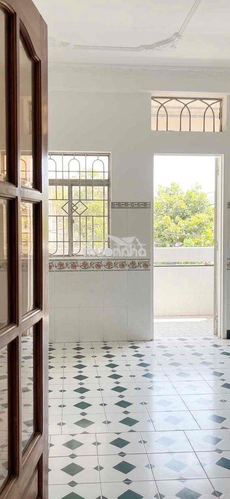 Chính chủ bn chung cư 89m2 lô c1 tân vĩnh 3 pn sát q1