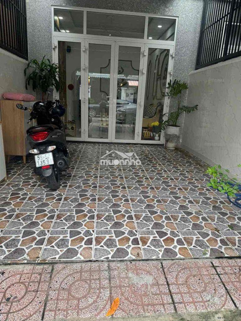 Nhà đẹp khu đồng bộ 8m có chỗ đậu xe hơi giá 12 triệu - Ảnh 4