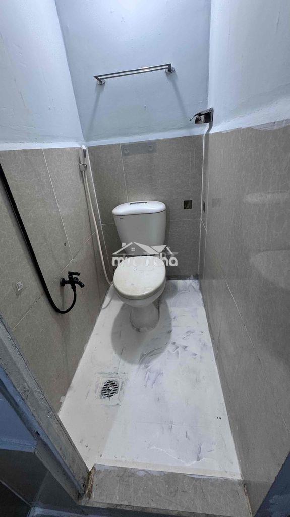 Nhà nguyên căn 1 trệt 1 lầu căn 3 phòng ngủ - 3 toilet - 3 máy lạnh - 3