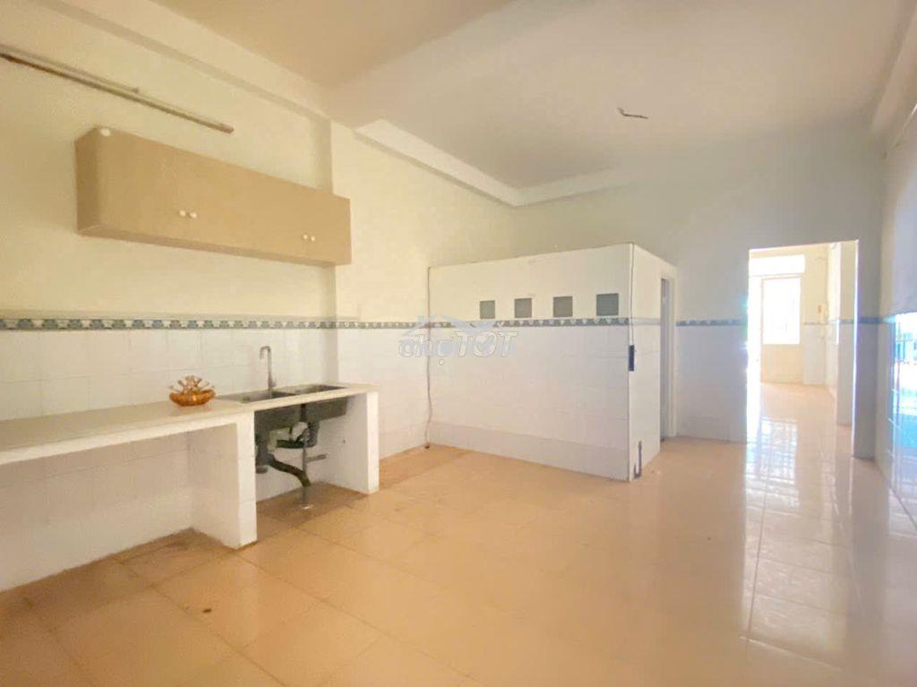 Nhà thuê 4x18m.1 lầu.hẻm 8m thoại ngọc hầu.gía:13tr - Ảnh 3