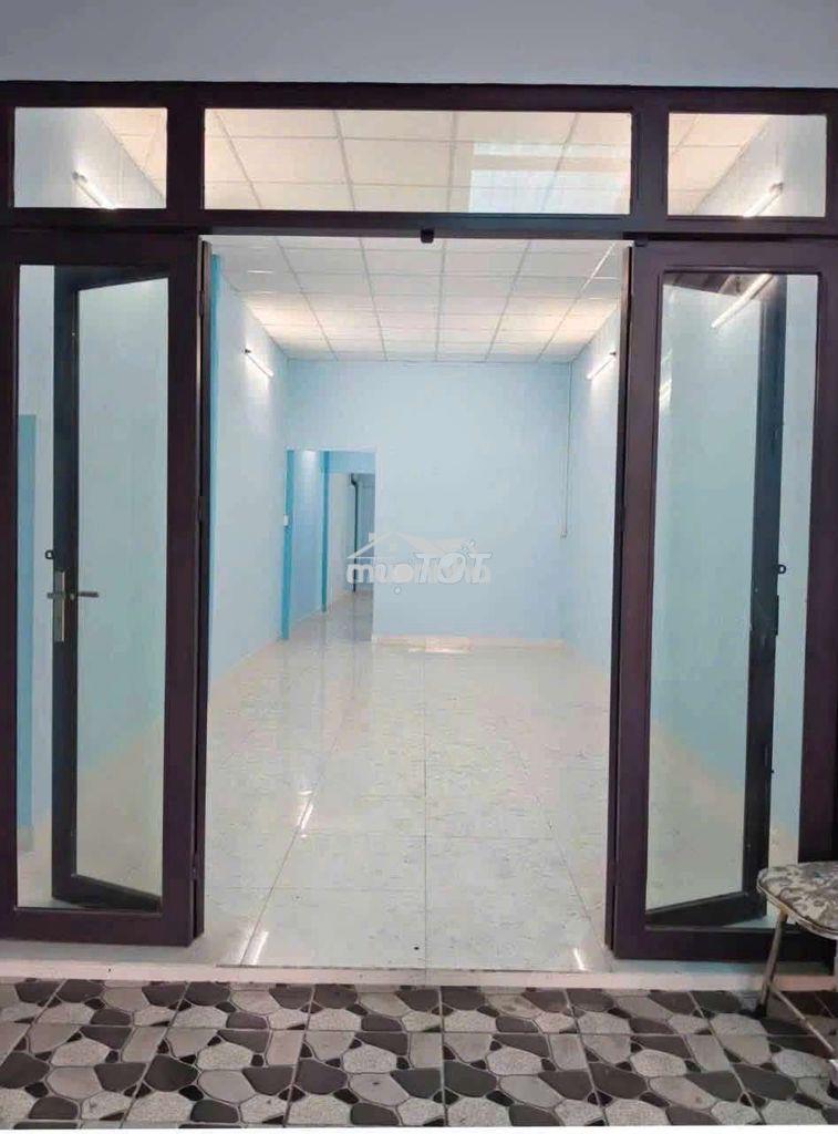 Nhà đẹp rộng rãi - giá 11 tr - Ảnh 2