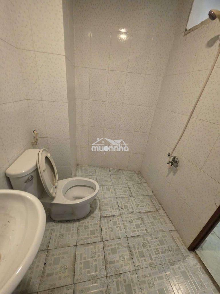 💥Cho thuê tầng trệt - 4 x 20m : 9,5tr 💥
🏡 nguyễn kiệm, phú nhuận
● - Ảnh 3