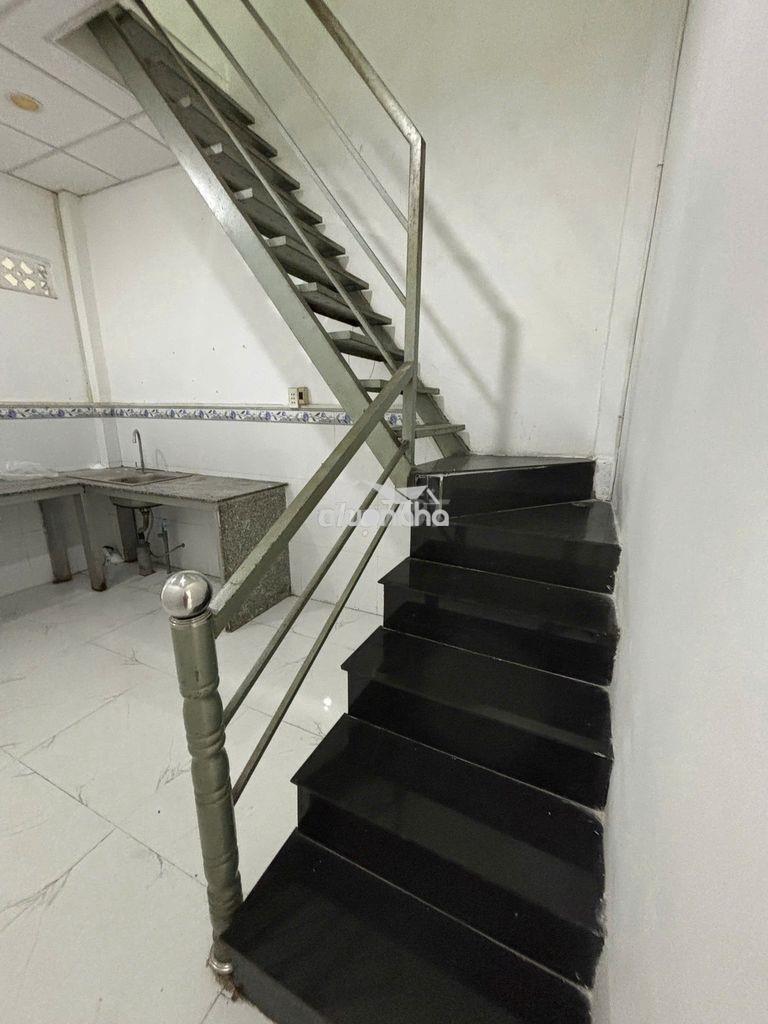 Cho thuê nhà nx bùi quang là 1 trệt 1 lửng 2pn 1wc hxh giá chỉ 7tr5 - Ảnh 3