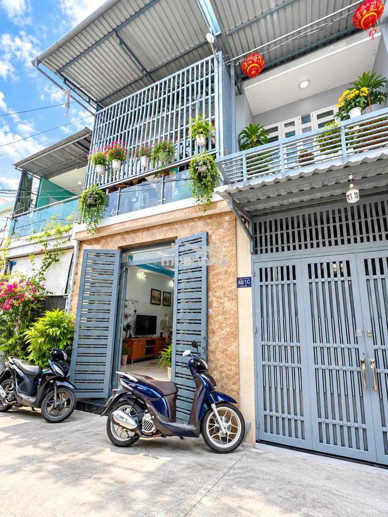 Nhỉnh 2 tỷ - 2 tầng nhà đẹp 4x11, ngay nguyễn ảnh thủ trung mỹ tây