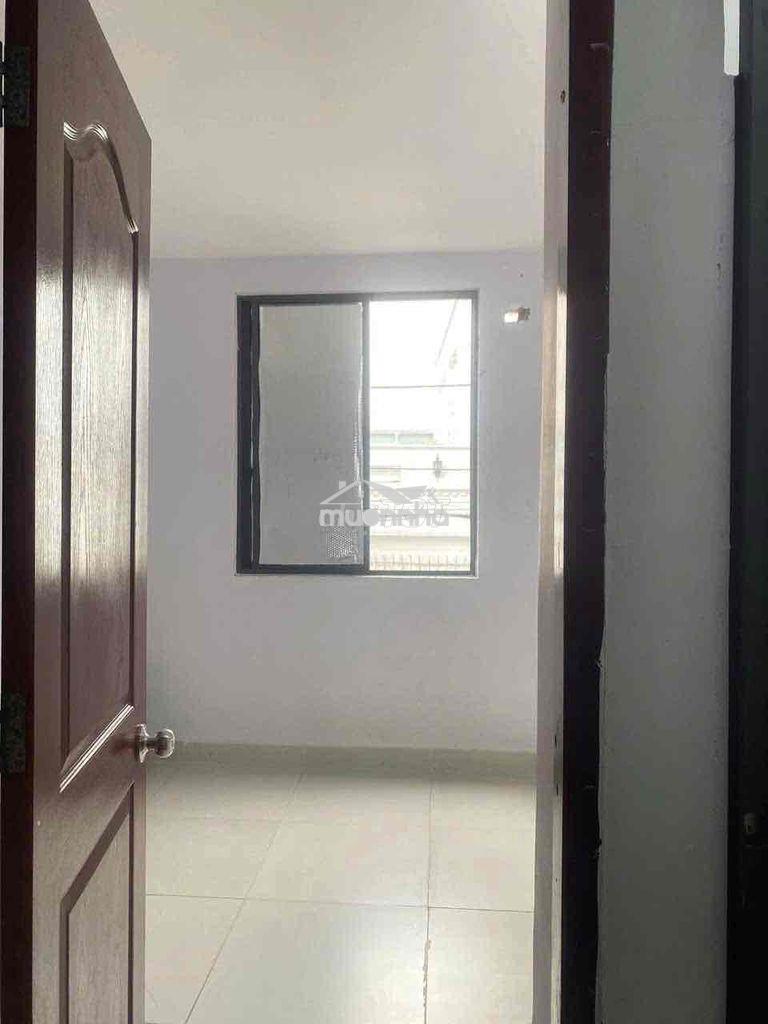 Nhà trệt lầu hẻm oto 3pn 2wc có máy lạnh,phạm văn chiêu p14 gv - Ảnh 4