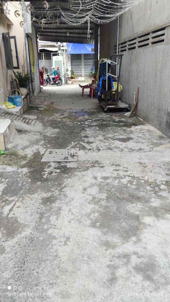 Cho thuê nhà 4x16m, gác suốt, 2pn, gần chợ cây sộp, tht, q12. 5tr5