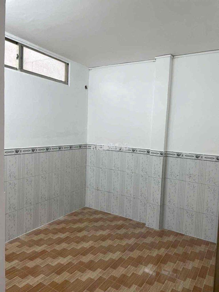 Nhà thuê 4x11 gác lửng 3pn 1wc hẻm 637 quang trung - 2