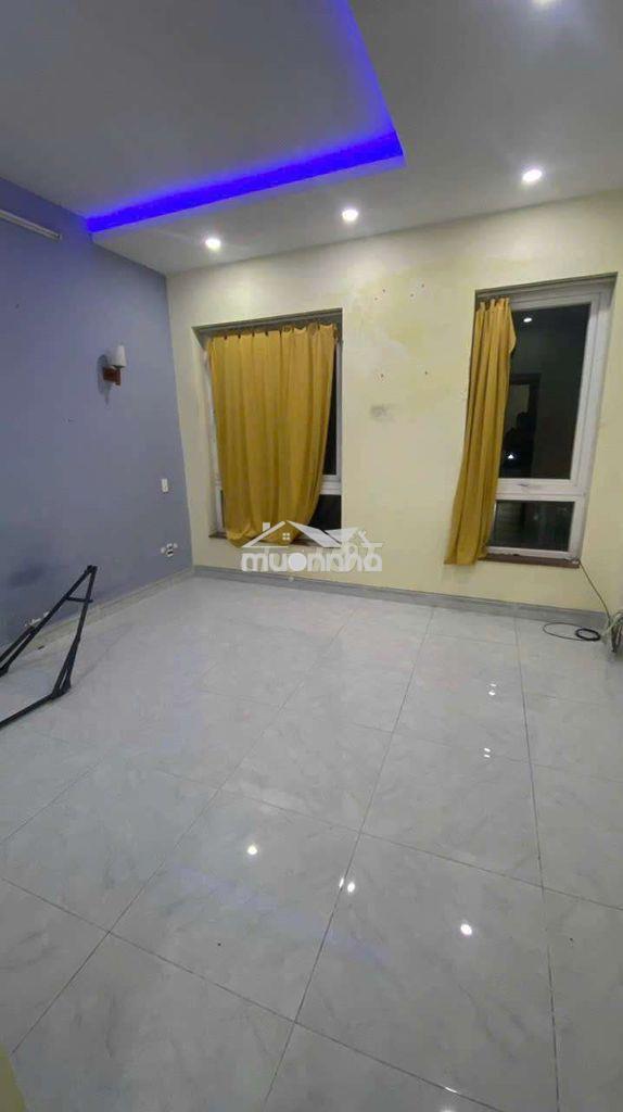 Nhà 2 phòng sát đầm sen - Ảnh 4