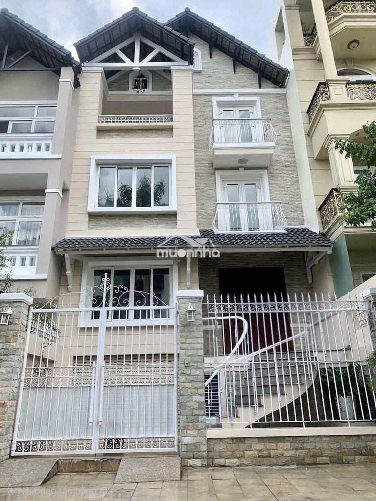 Nhà đường cộng hòa  diện tích: 7x20m hầm trệt 3 lầu, có thang máy