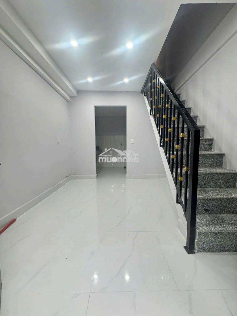 Cho thuê nhà nguyên căn hẻm đoàn văn bơ, gần cầu camelt