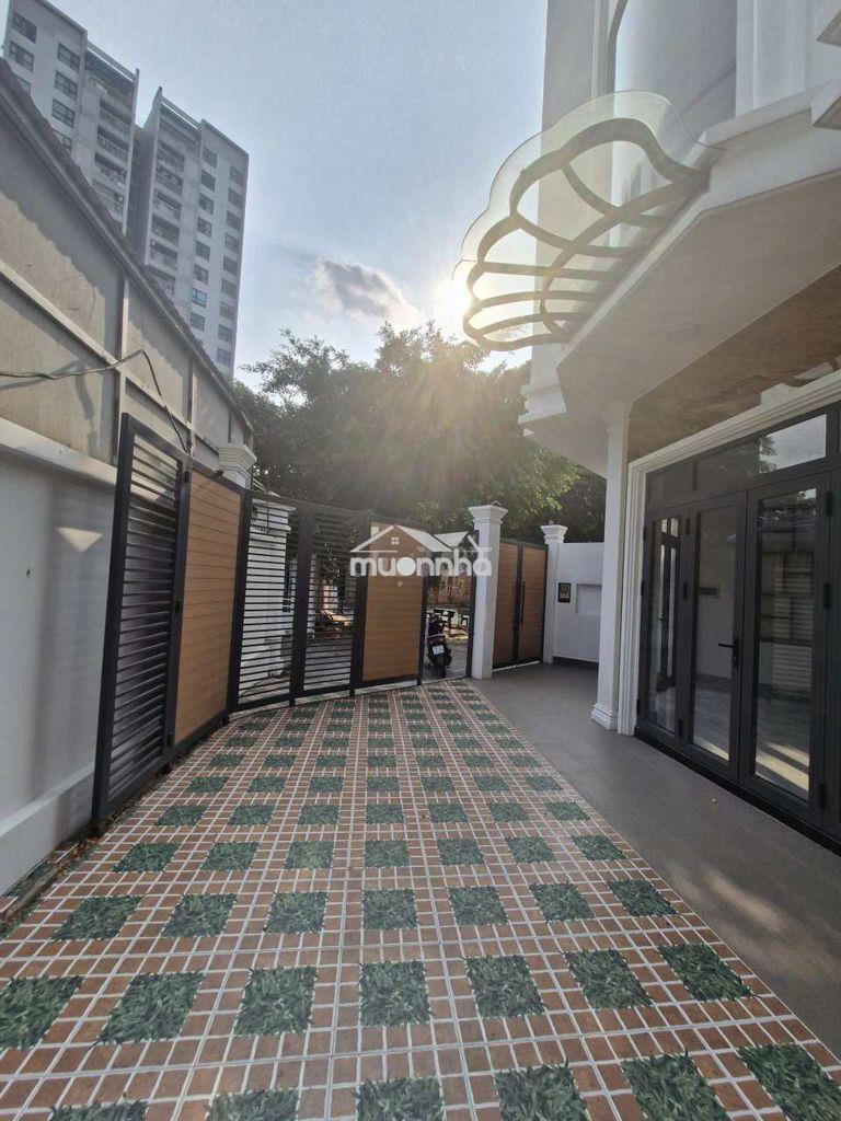 Nhà 2 xe hơi tránh nhau, cập ngay trường lê đức thọ, dt 215m2, 2l,st - Ảnh 3