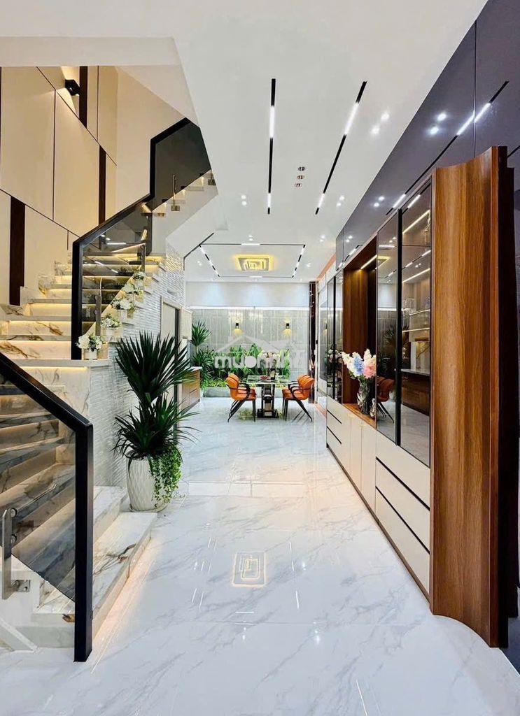 Nhà đẹp view công viên đặng thùy trâm. dt 5x13m. trệt 2 lầu st