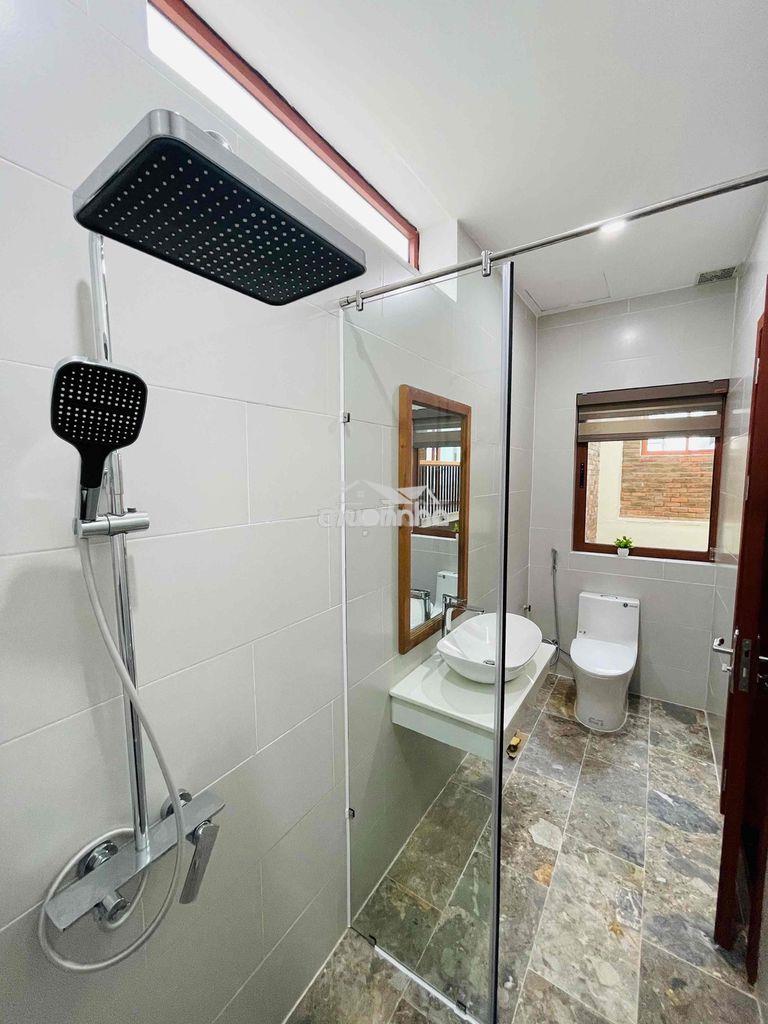 Nhà 3 phòng ngủ, 3 tầng, rộng rãi, đầy đủ tiện nghi - Ảnh 2