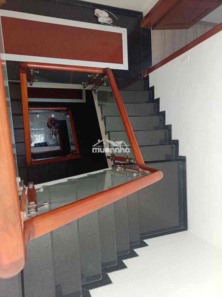 Q.tb-nhà 4 tầng đường xe tải,phạm văn bạch,nội thất gỗ cao cấp,xả gấp. - Ảnh 2
