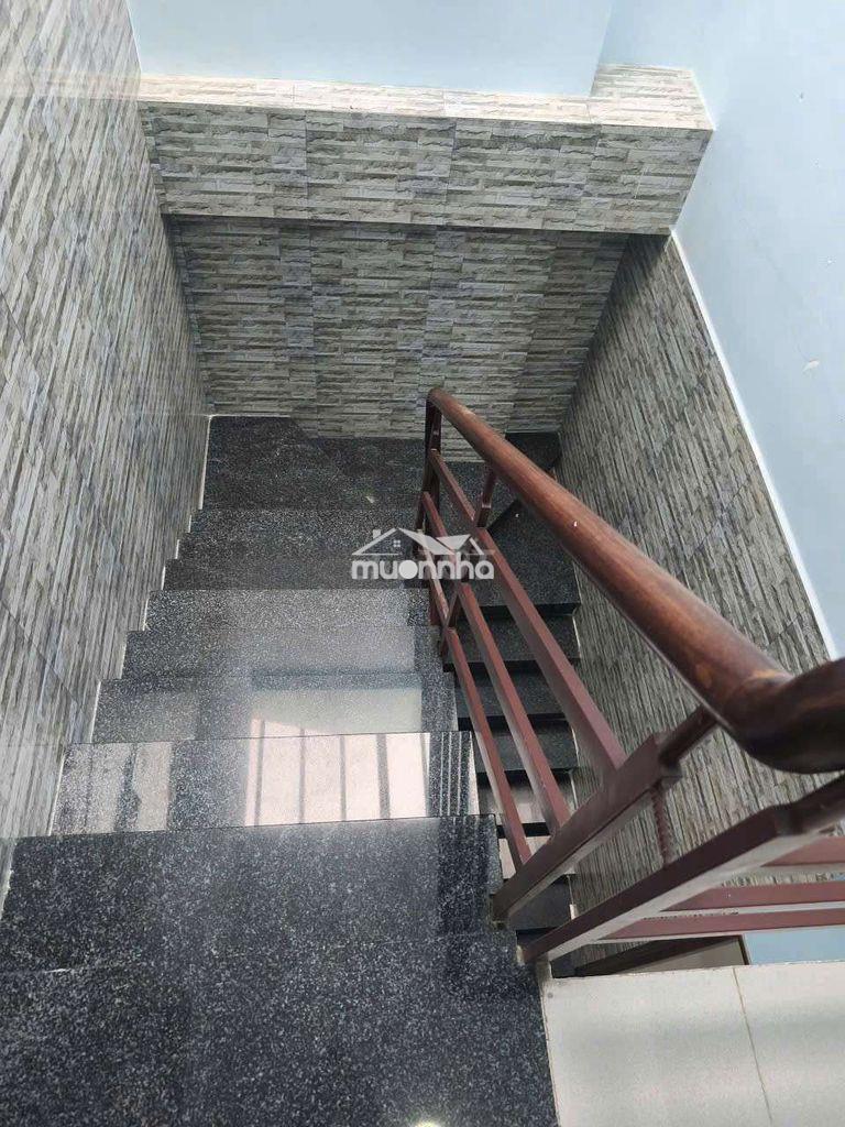Cho thuê nhà nguyên căn 4 phòng đường lê văn lương  - 2