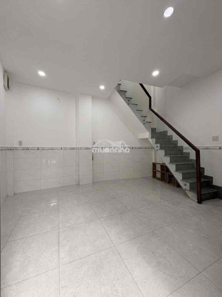 3 tầng đúc btct, 2pn, 3wc, sân thượng, cực kỳ hiếm ở q6 - Ảnh 2
