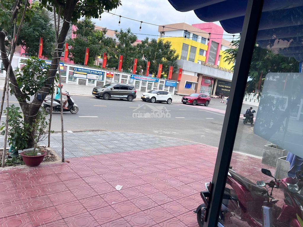 Cho thuê mặt bằng đối diện trường học mới đẹp - Ảnh 3