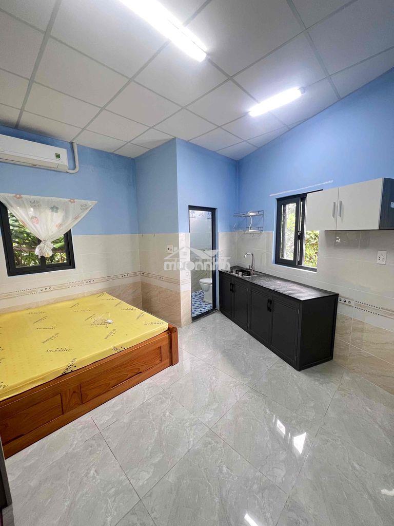 Phòng moi xây có ban công - Ảnh 2