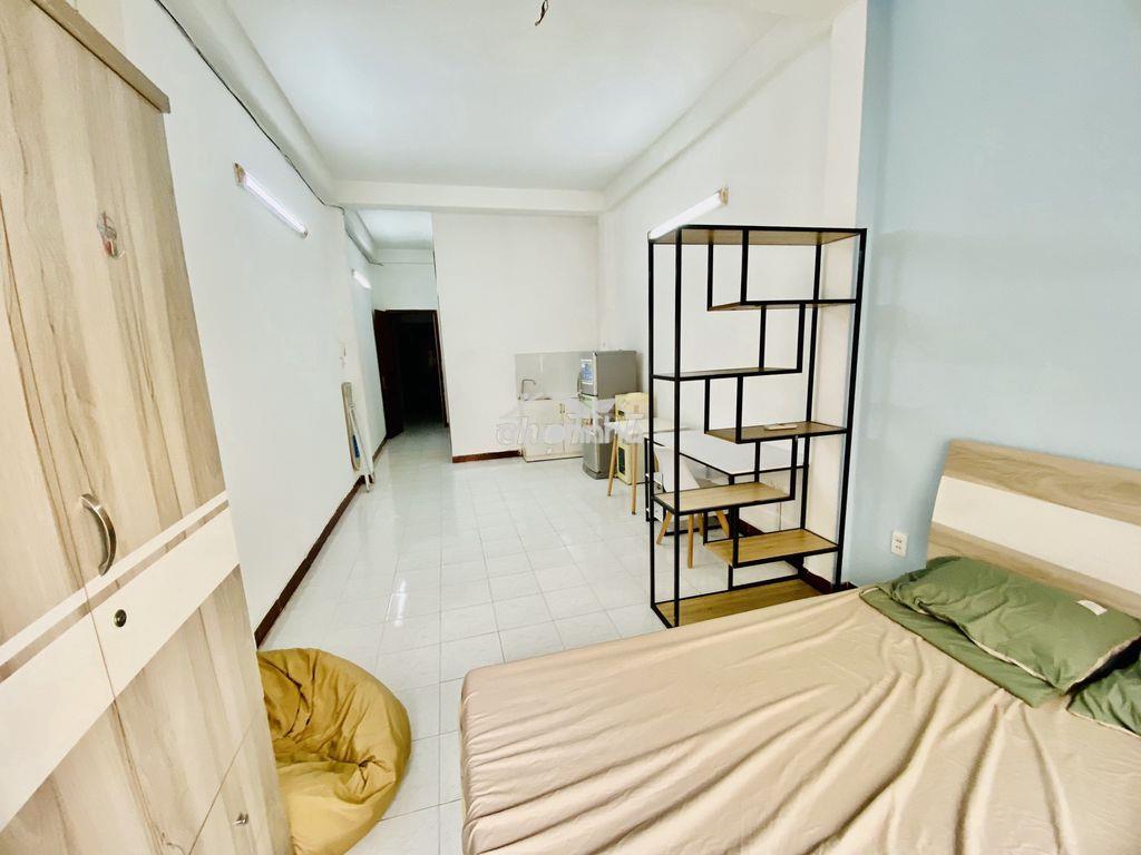 Phòng chdv ban công 30m2 full nội thất ph. nguyễn thái bình q1 - 2