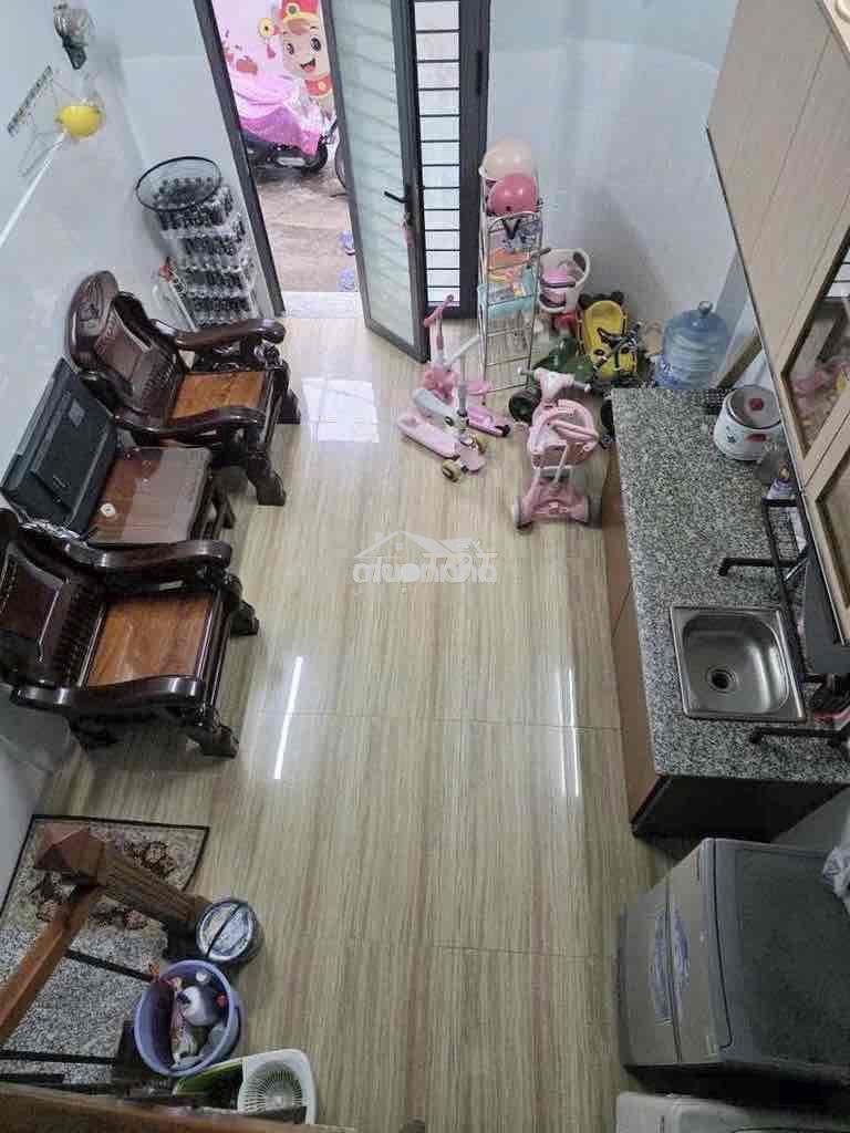 Nhà pastuer, lô góc, 1/sẹc - dtsd 75m2 - 10tr/tháng