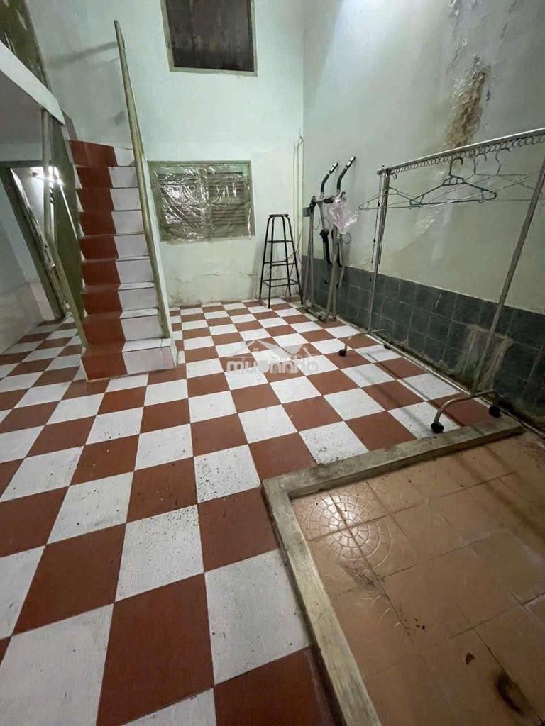 Căn hộ (4×18)×2tầng.3pn
- lầu 1 thang bộ  q5 - Ảnh 2