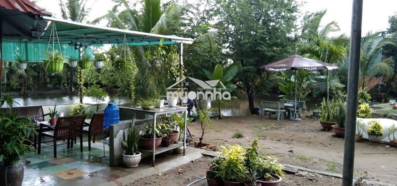 Bán nhà vườn, thích hợp về hươu nghỉ dưỡng. dt 2300m có 680m thổ cư.