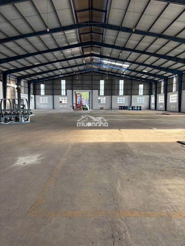 Cho thuê kho xưởng 2300m2 gần kcn vĩnh lộc, bình tân