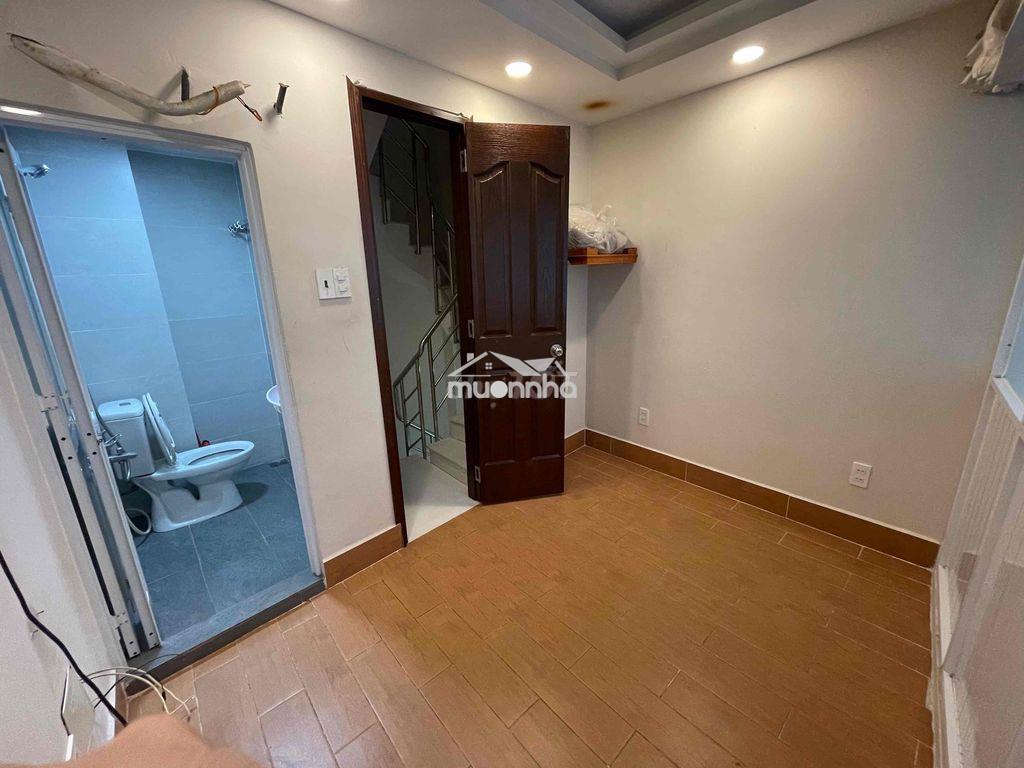 Nhà 4 tầng đẹp, sát mặt tiền đoàn văn bơ, hẻm thông - Ảnh 3