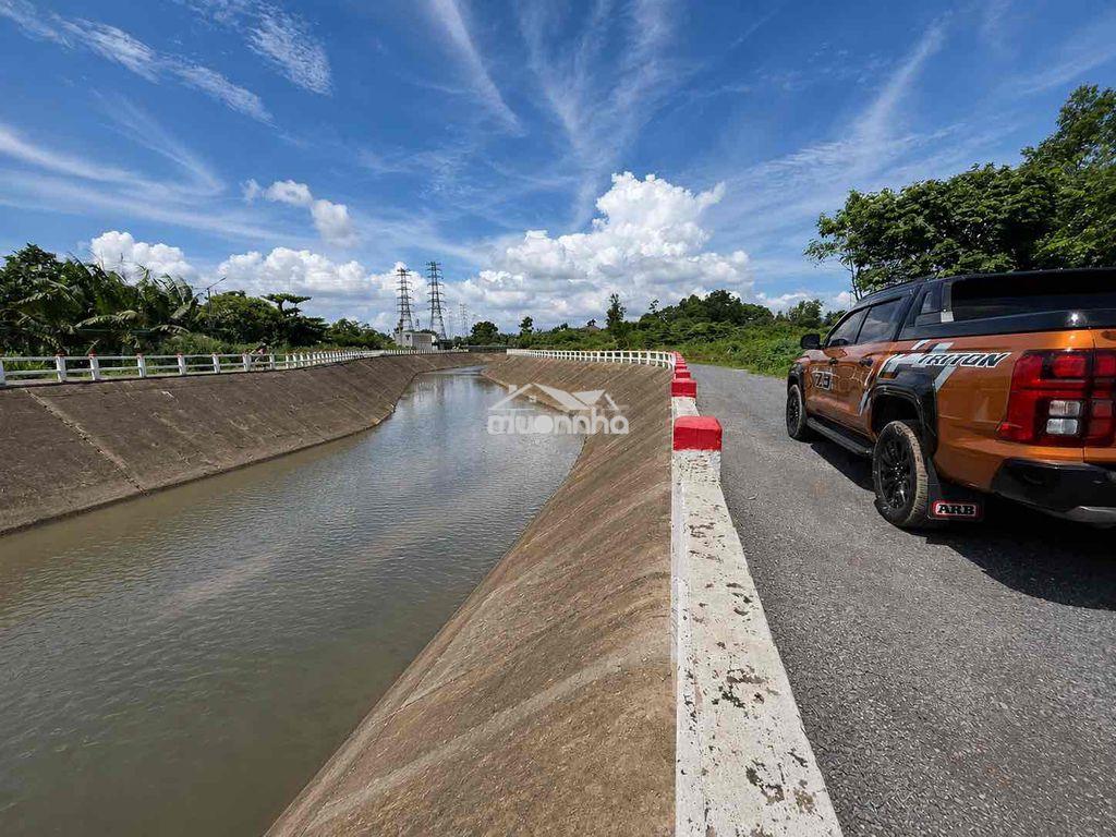 Bán 1000m2,giáp sông suốicách mekong resort 1km-cách cầu đn2 chỉ 2.5km - 3