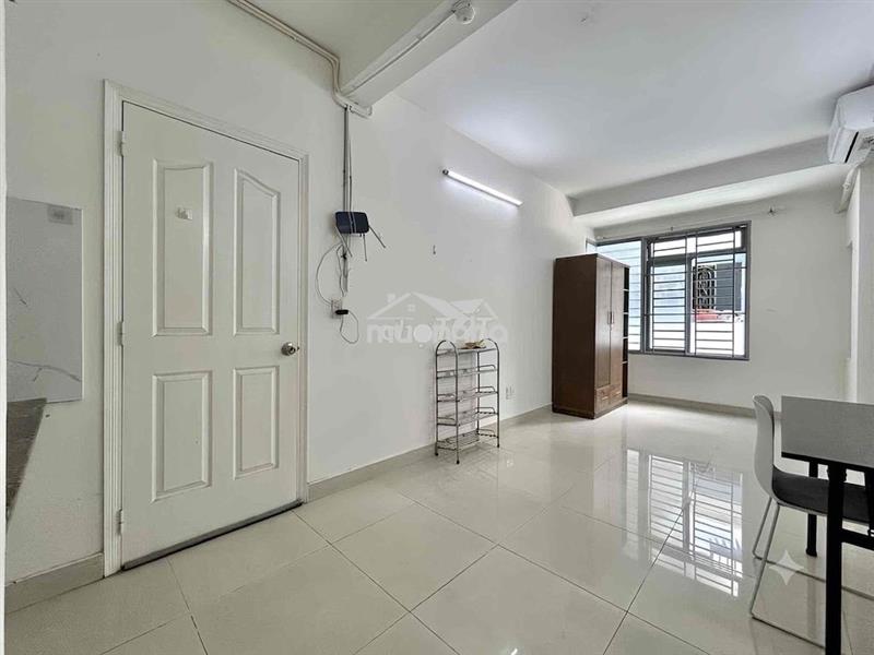 🔥Cho thuê căn studio cửa sổ lớn full nội thất ngay cv gia định sân bay