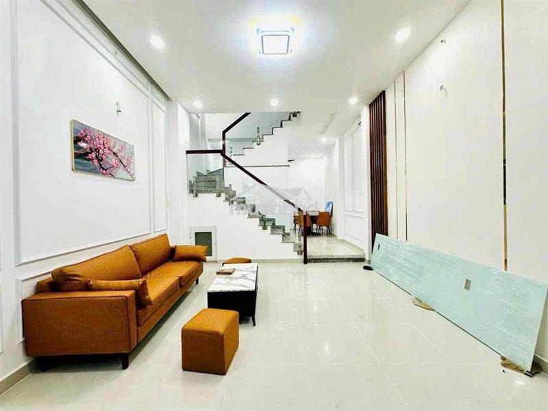 Nhà 1/hhg có nội thất (đậu xe hơi ) 2pn giá 7,5 tl