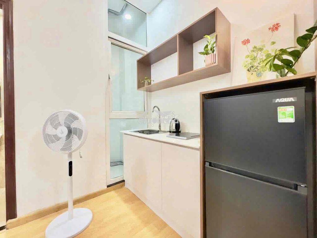 Mình đi mỹ nên share lại phòng q.1 tại 98f lê lai giá 5tr ful nt ạ - 2