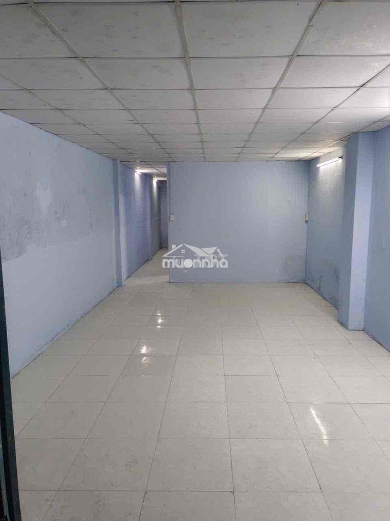 Cho thuê nhà 2/ quách điêu sạch sẽ rộng rãi có sân 2 lớp cửa ở ngay - Ảnh 2