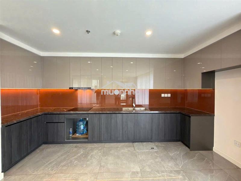 Noble crystal riverside cho thue căn 2pn giá 18tr