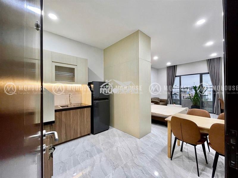 Studio ban công cực đẹp khu ăn uống bàu cát - ngã tư bảy hiền