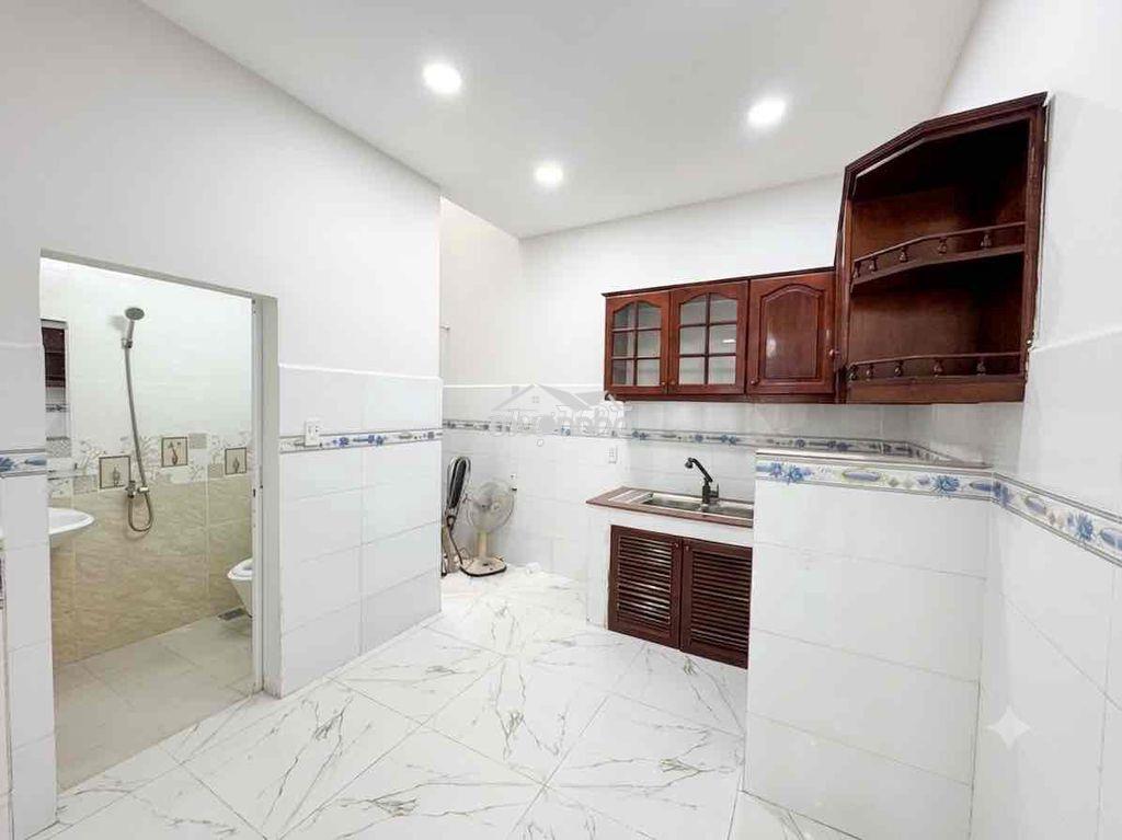 Tân sơn nhì - cạnh trường học - 50m2 - nhà mới ở ngay - gần xe hơi - 4