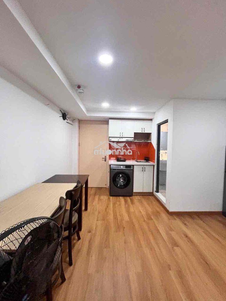 Studio rộng thoáng ngay vòng xoay dân chủ - Ảnh 4
