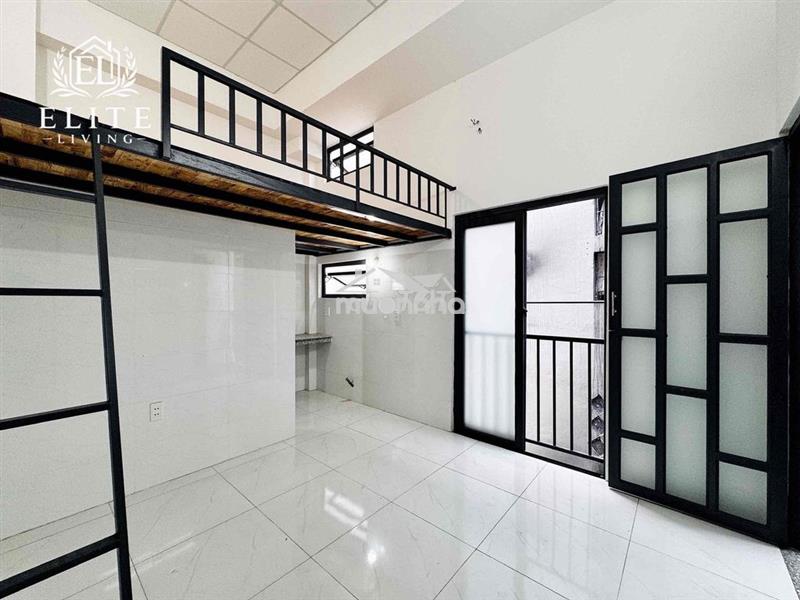 Phòng có gác mới xây - gác cao 2m đứng được thoáng mát