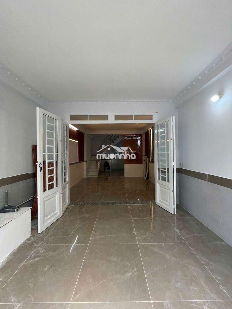 Bán nhà hóc môn 465tr có 3 phòng ngủ và sân đậu oto