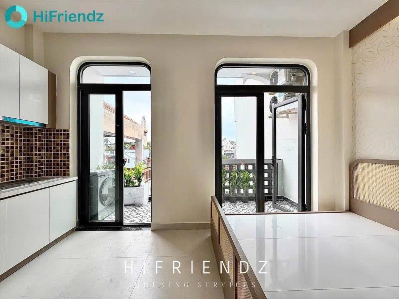 Cho thuê căn hộ 1pn cao cấp lạc long quân ban công full nội thất 