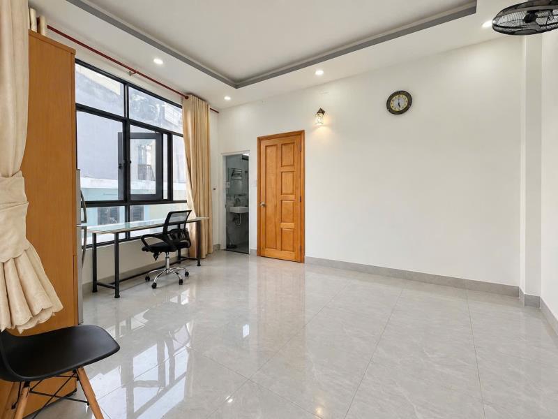 Cho thuê căn hộ ban công & cửa sổ lớn (gần bến xe miền đông cũ) | nguyễn xí, bình thạnh 