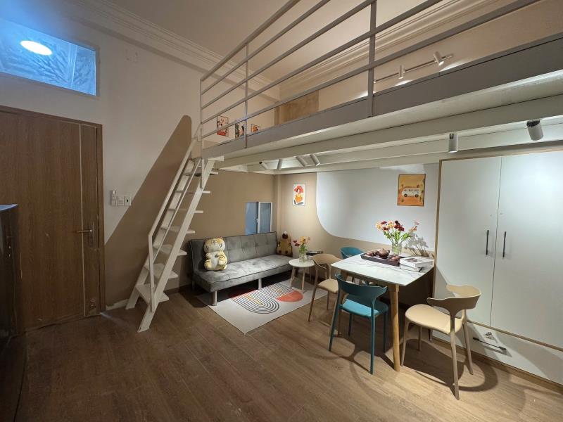 Cho thuê phòng trọ có gác cao , rộng 45m2 , có sofa full nội thất bếp nhiều không gian tủ đường chu văn an trung tâm bình thạnh , tiện ra hàng xanh , quận 1