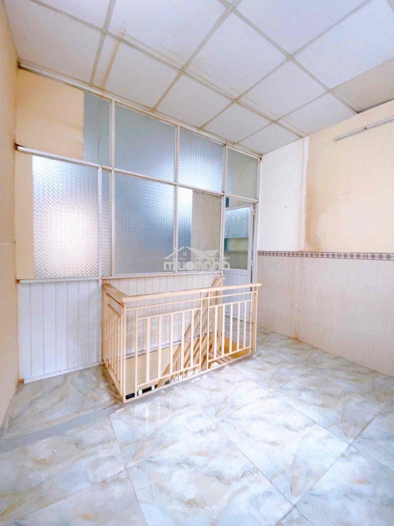 Bán nhà 24m chỉ 2ty990 trên đường đoàn văn bơ. hẻm thông thoáng. - Ảnh 4