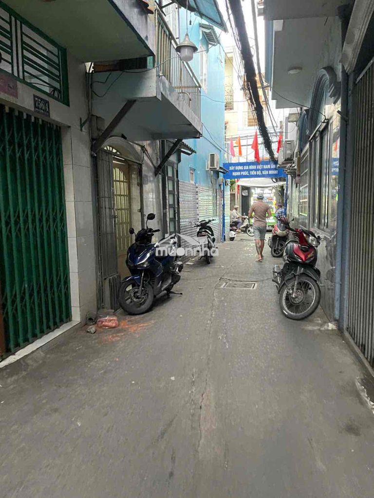 Bán nhà 2 tầng vào ở ngay. 30m chỉ 3ty150 khu an ninh và yên tĩnh