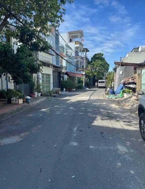 Nhà mặt tiền nhánh trung mỹ tây 2a – đường nhựa 10m – gara ô tô 7 chỗ – 8,39 tỷ - Ảnh 2