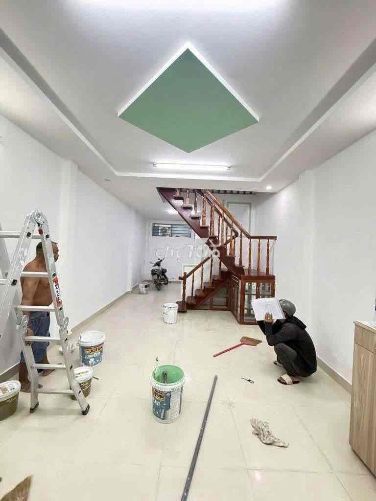 Nhà 1 trệt 1 lầu sạch đẹp 2 phòng ngủ 2wc hẻm an ninh thống nhất
