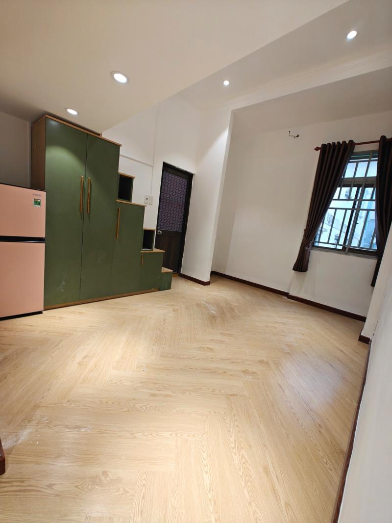 Căn hộ có gác lửng và cửa sổ lớn thoáng mát full nội thất đường trương quốc dung quận phú nhuận, sát quận 1, tân bình