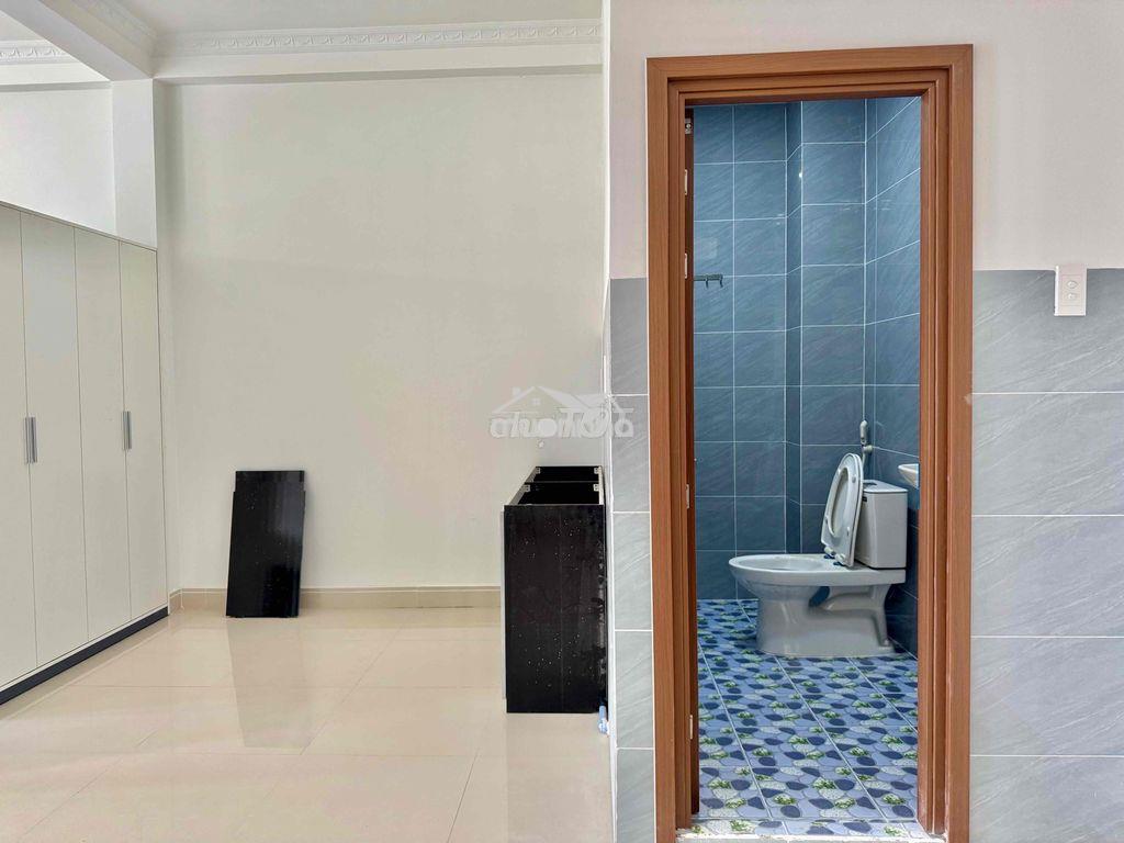 Phòng ban công siêu rộng - nội thất mới - p7 q8 giá 5,5tr ở liền - Ảnh 3