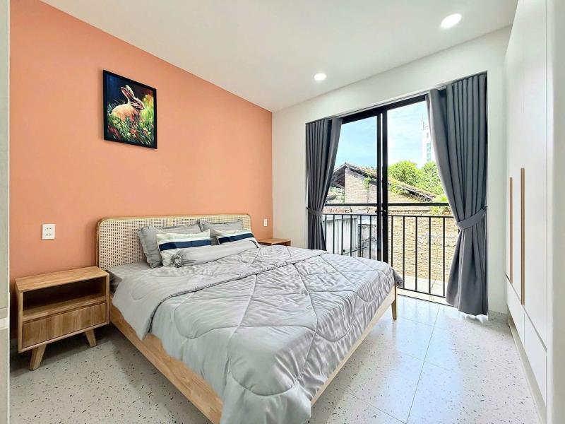 Căn hộ dịch vụ 40m2 ban công tone sáng full nội thất, máy giặt riêng gần phan xích long đường phan tây hồ - Ảnh 2