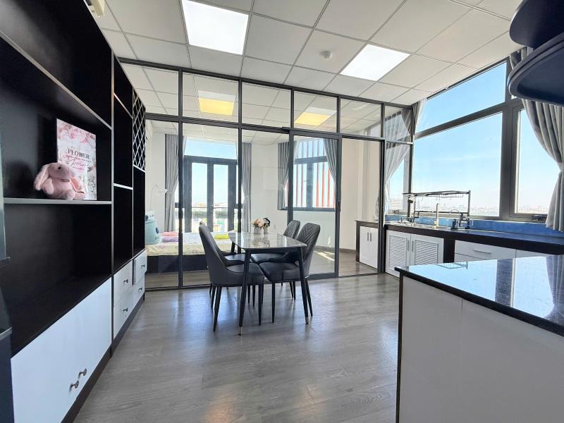1 phòng ngủ tách bếp mới giặt riêng view kính ban công thang máy ngay ngã tư nguyễn xí - phạm văn đồng - phú nhuận